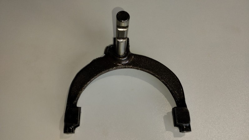 Вилка КПП первичного вала — 1