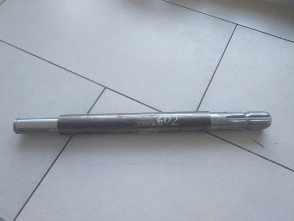 Вал головки 8245-036-020-602 — 2